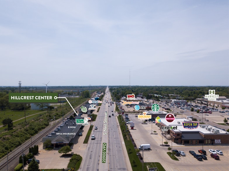 2004 S Neil St, Champaign, IL à louer - Photo du bâtiment - Image 2 de 2