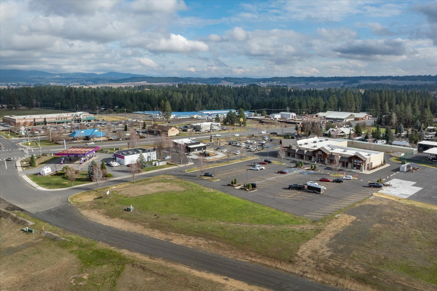 14017 Newport Highway, Mead, WA for lease Primary Photo- Image 1 of 6