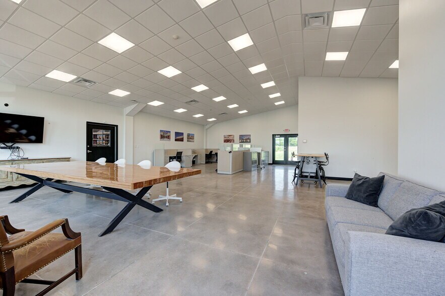 501 E Britton Rd, Oklahoma City, OK à louer - Photo du bâtiment - Image 3 de 39