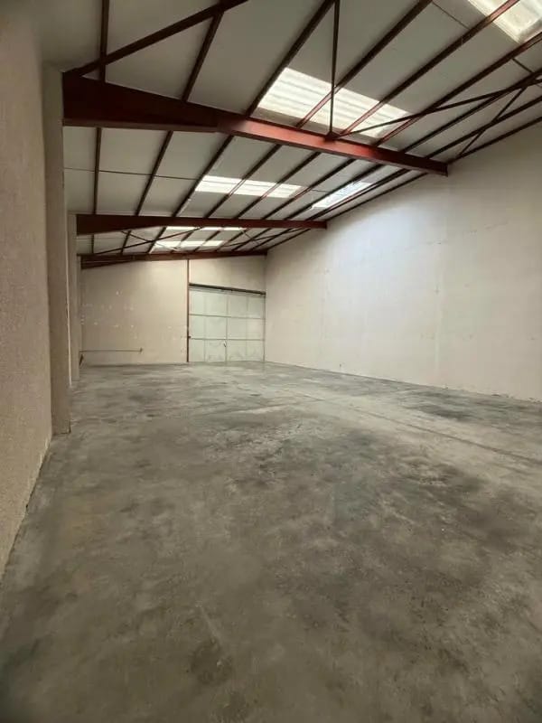 Industrial in Codognan for lease Interior Photo- Image 1 of 6