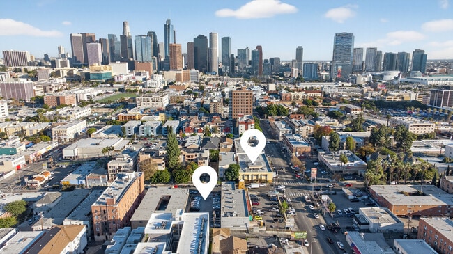 Plus de détails pour Westlake/LA: 1833 W 8th + 741 S Bonnie B – à vendre, Los Angeles, CA