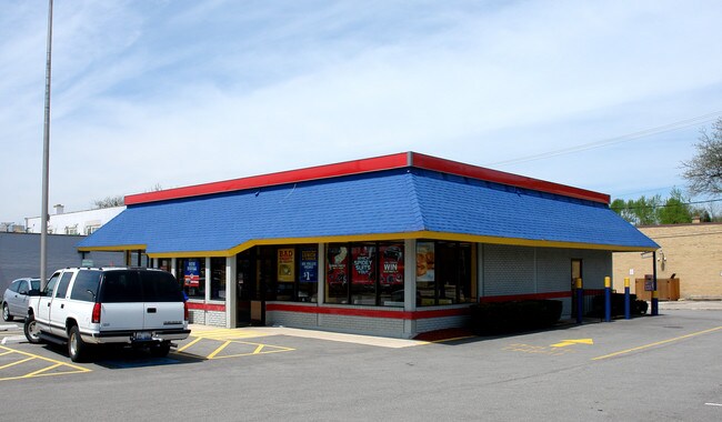 More details for 590 Roosevelt Rd, Glen Ellyn, IL - Retail for Sale