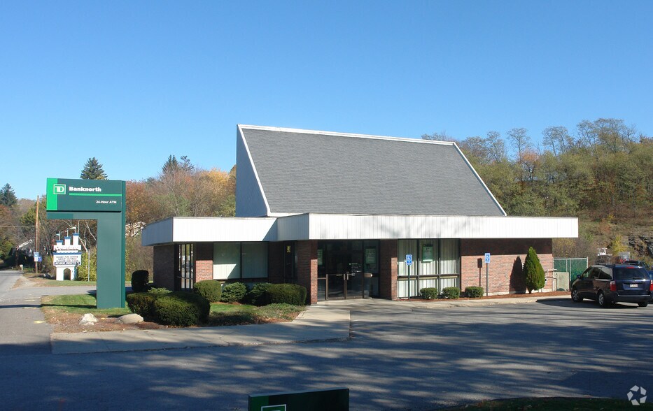860 S Main St, Bradford, MA à louer - Photo du bâtiment - Image 1 de 4