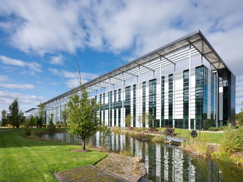 Parklands Av, Holytown for lease - Building Photo - Image 1 of 6