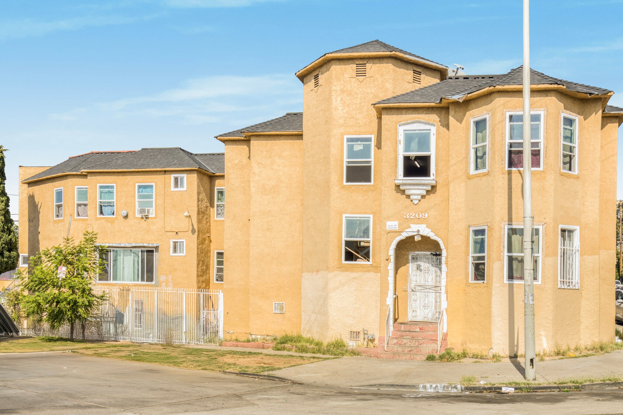 3209 Dobinson St, Los Angeles, CA for sale Primary Photo- Image 1 of 13