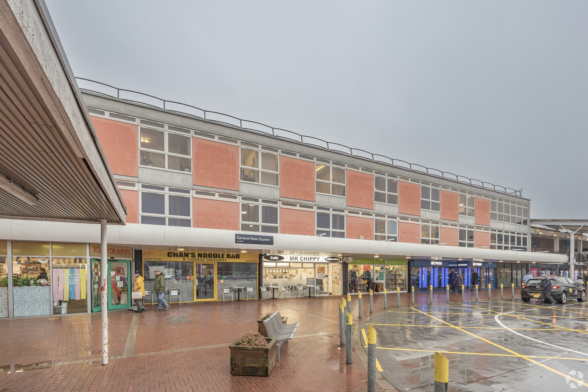 1-8 General Rees Sq, Cwmbran à louer Photo principale- Image 1 de 3