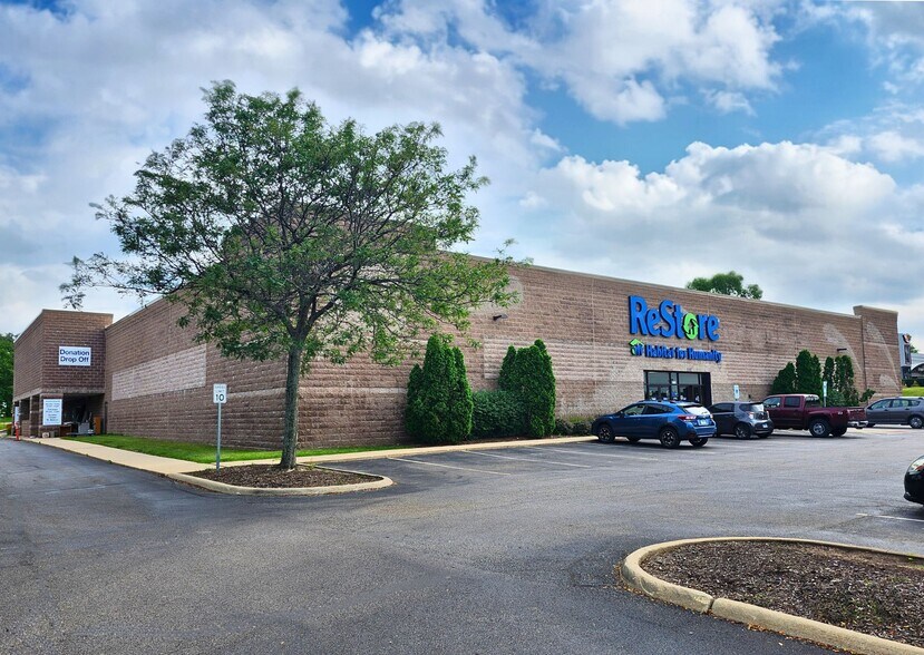 7141 Harrison Ave, Rockford, IL à louer - Photo du bâtiment - Image 1 de 1