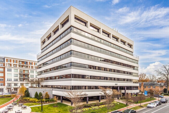 Plus de détails pour 6862 Elm St, McLean, VA - Bureau/Médical à louer