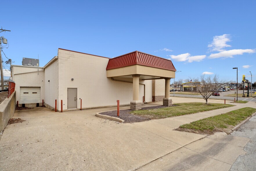 1414 Main St, Keokuk, IA à louer - Photo du bâtiment - Image 3 de 47