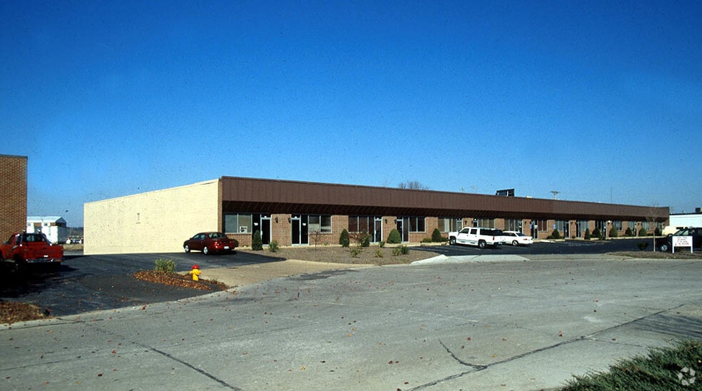 731-759 Merus Ct, Fenton, MO à louer - Photo du bâtiment - Image 2 de 4