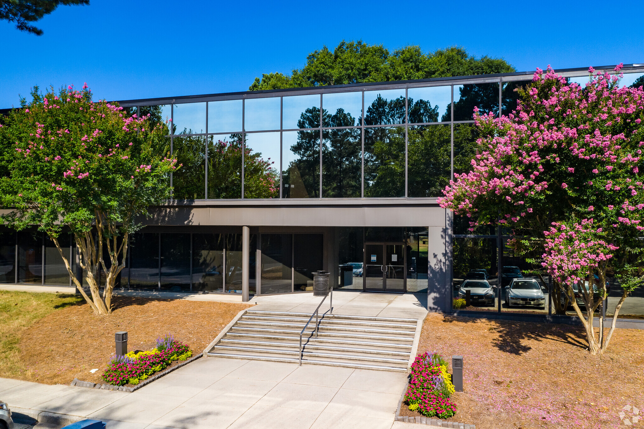 6075 The Corners Pky, Peachtree Corners, GA à louer Photo principale- Image 1 de 40