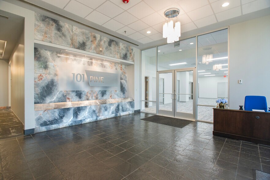 101 N Pine St, Spartanburg, SC à louer - Photo intérieure - Image 1 de 7