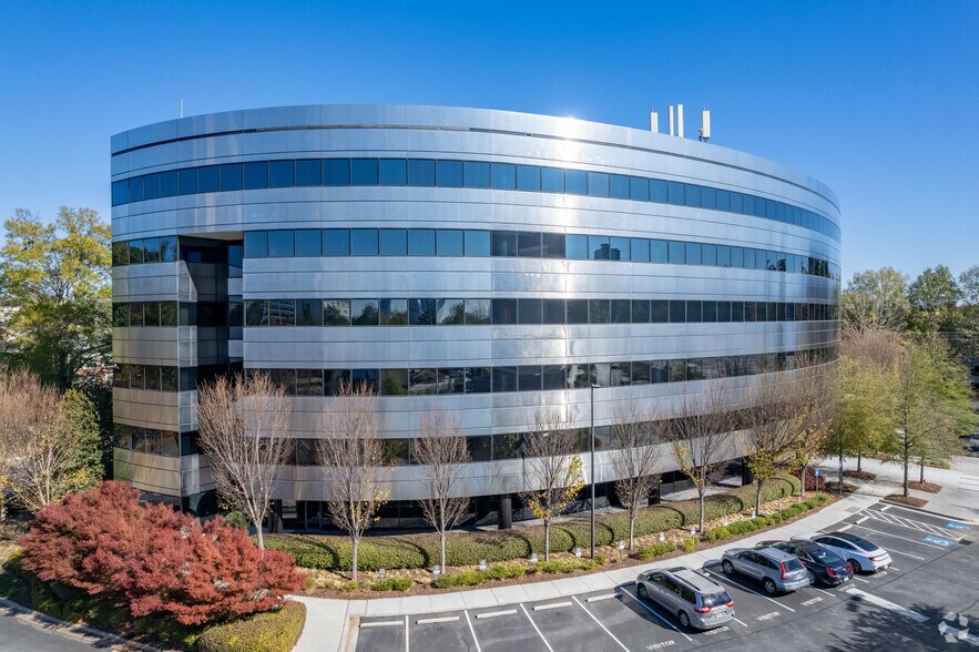 301 Perimeter Ctr N, Atlanta, GA à louer - Photo du bâtiment - Image 3 de 8