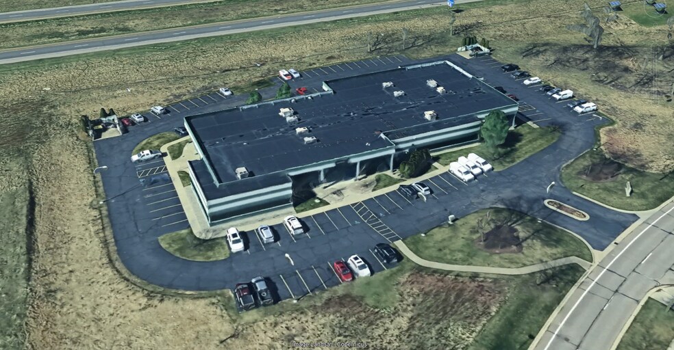 4775 Campus Dr, Kalamazoo, MI à vendre - Photo du bâtiment - Image 2 de 33