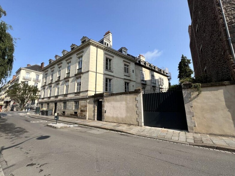 Bureau dans Rennes à louer - Photo du bâtiment - Image 2 de 10