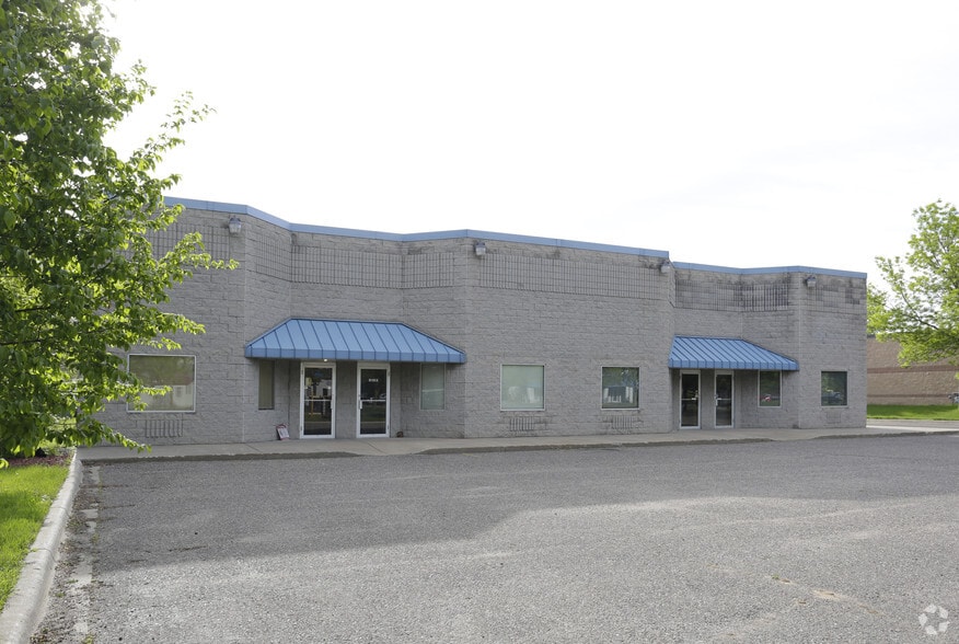 9141-9159 NE Isanti St, Blaine, MN for lease - Building Photo - Image 2 of 10
