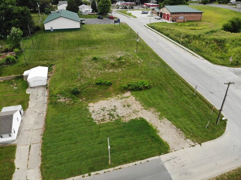 2221 S 22nd Street, Saint Joseph, MO for sale - Building Photo - Image 2 of 7