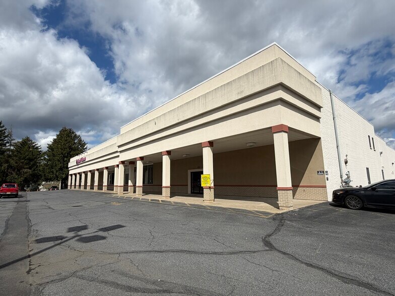 3143 William Penn Hwy, Easton, PA à louer - Photo du bâtiment - Image 2 de 21