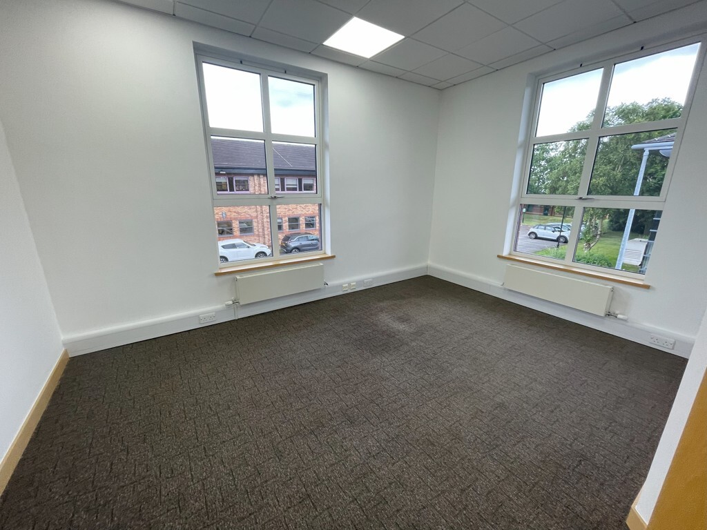 Royal Ct, Rudheath for lease Interior Photo- Image 1 of 8