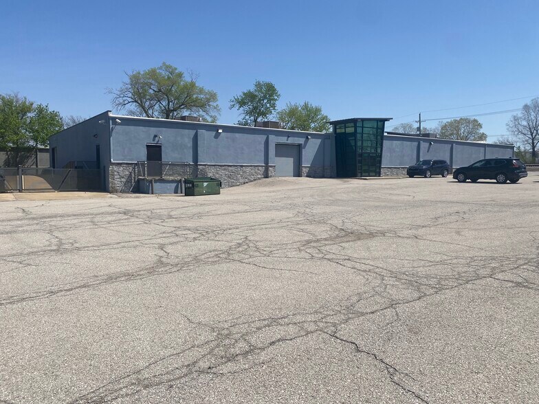 14144-14148 Santa Fe Trail Dr, Lenexa, KS à vendre - Photo du bâtiment - Image 2 de 7