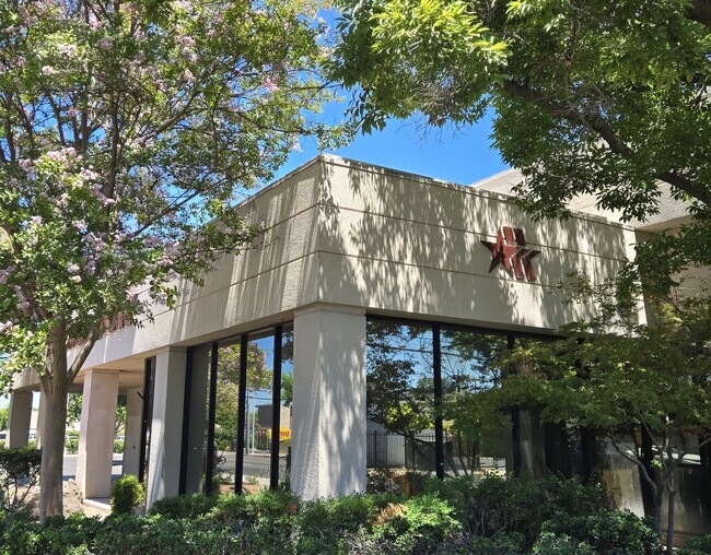 Plus de détails pour 1524 McHenry Ave, Modesto, CA - Commerce de détail à vendre