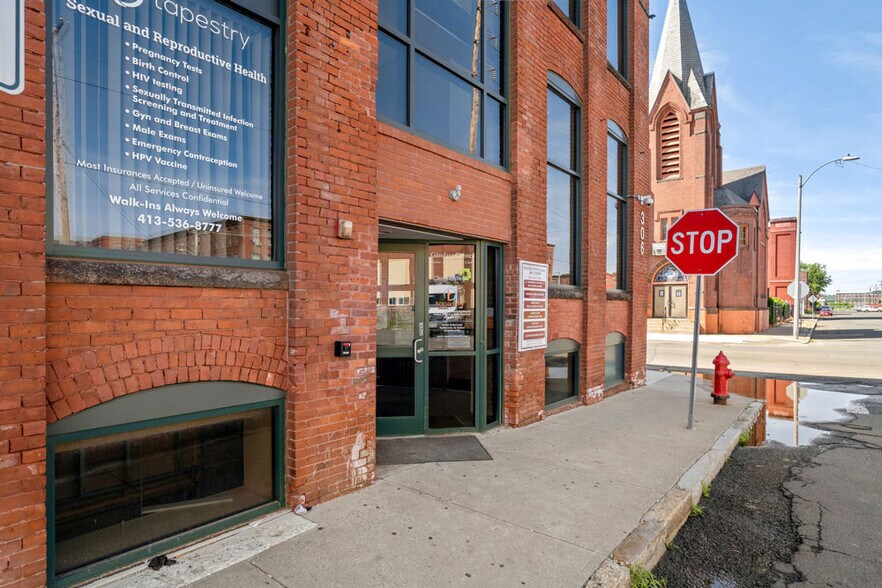 306 Race St, Holyoke, MA à louer - Photo du bâtiment - Image 2 de 15