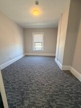 47-61 Langley Rd, Newton, MA à louer Photo intérieure- Image 2 de 2