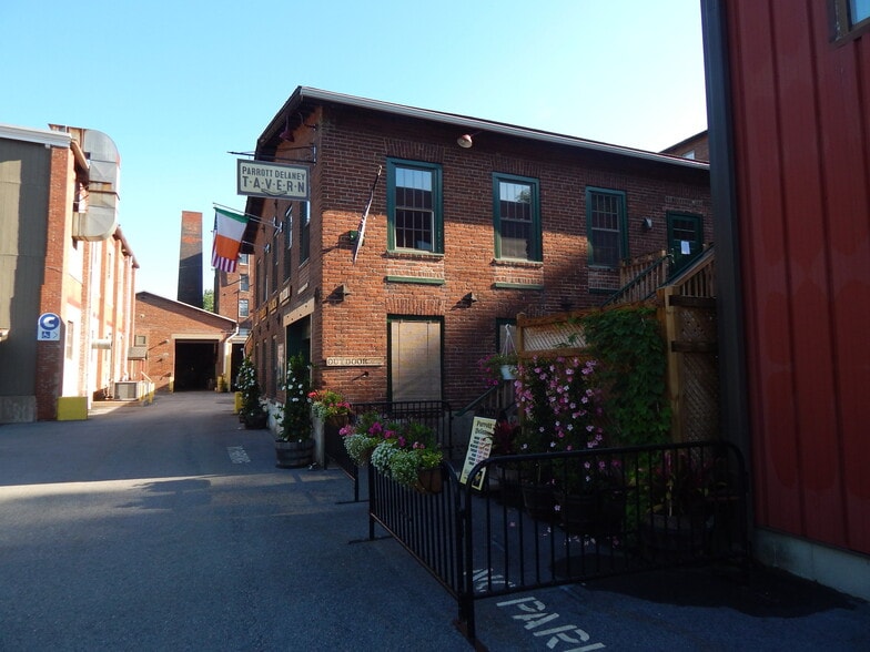 37 Greenwoods Rd, New Hartford, CT for lease - Building Photo - Image 3 of 21