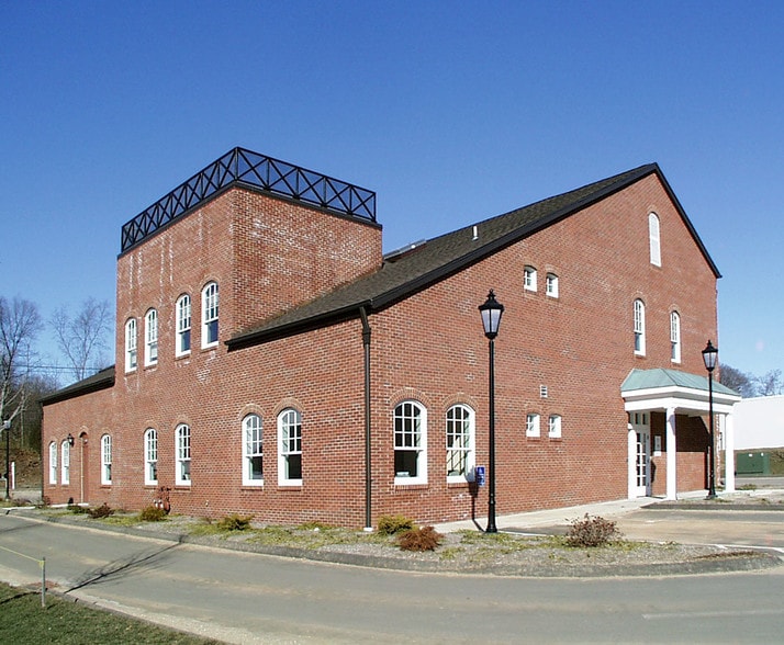 61 N Main St, Branford, CT for lease - Building Photo - Image 3 of 7