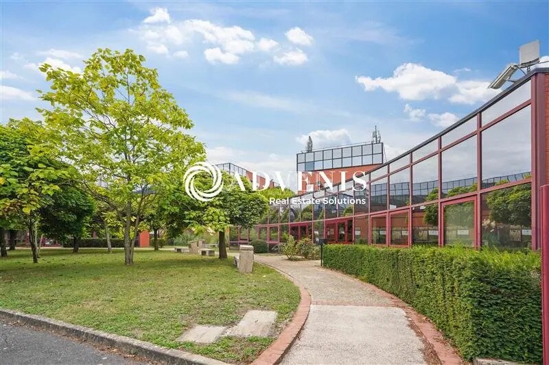 Office in Champs-sur-Marne for lease - Building Photo - Image 2 of 10