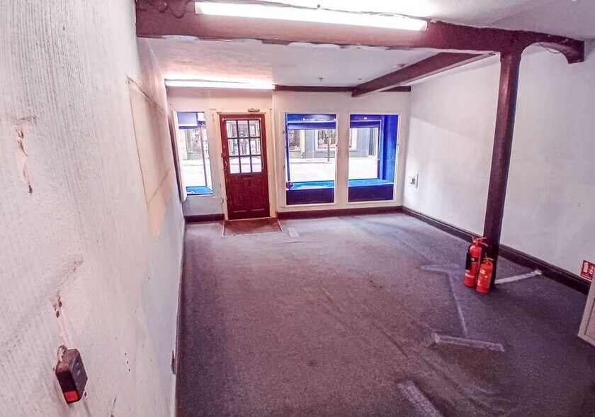 61 High St, Cheltenham à louer - Photo du bâtiment - Image 3 de 4