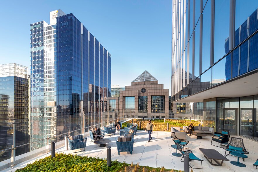 110 N Wacker Dr, Chicago, IL à louer - Photo du bâtiment - Image 2 de 11