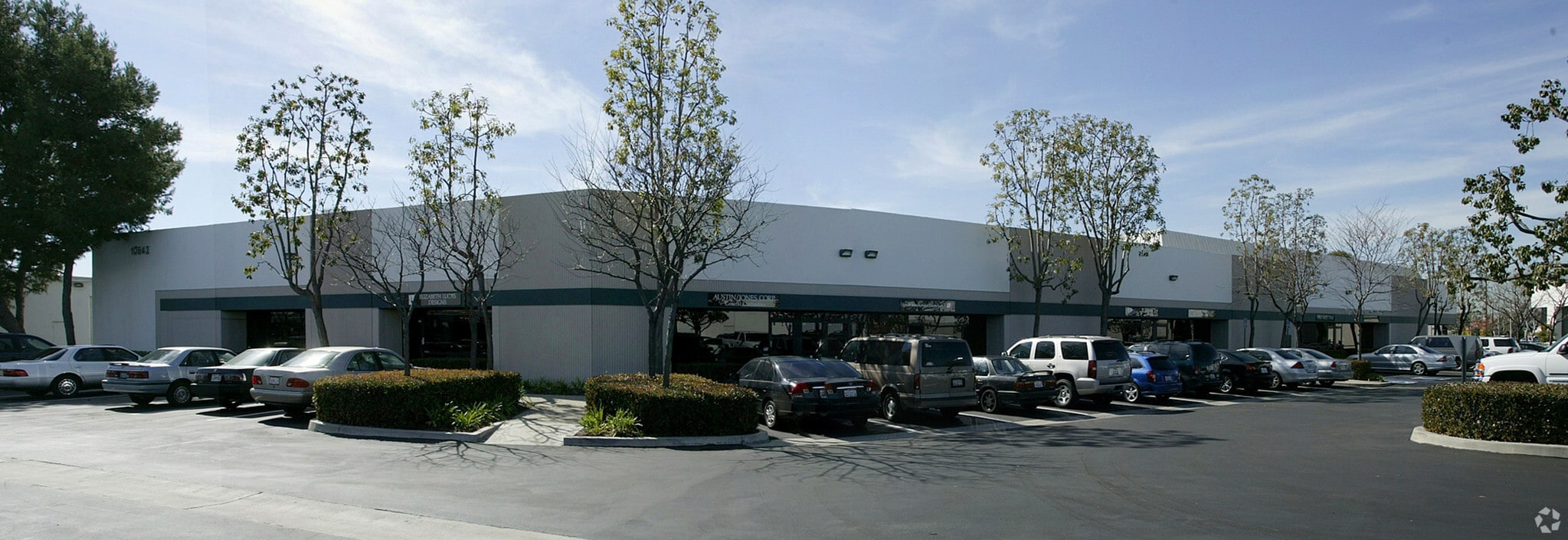 10542 Calle Lee, Los Alamitos, CA for lease Primary Photo- Image 1 of 5