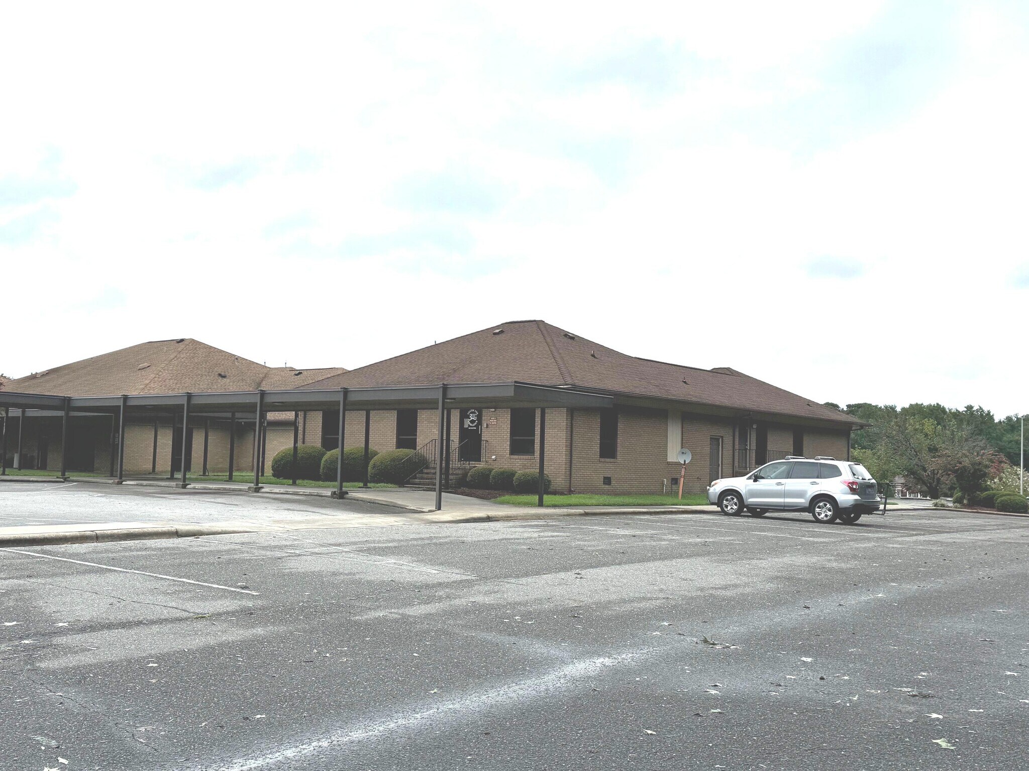 2400 Wayne Memorial Dr, Goldsboro, NC for lease Interior Photo- Image 1 of 3