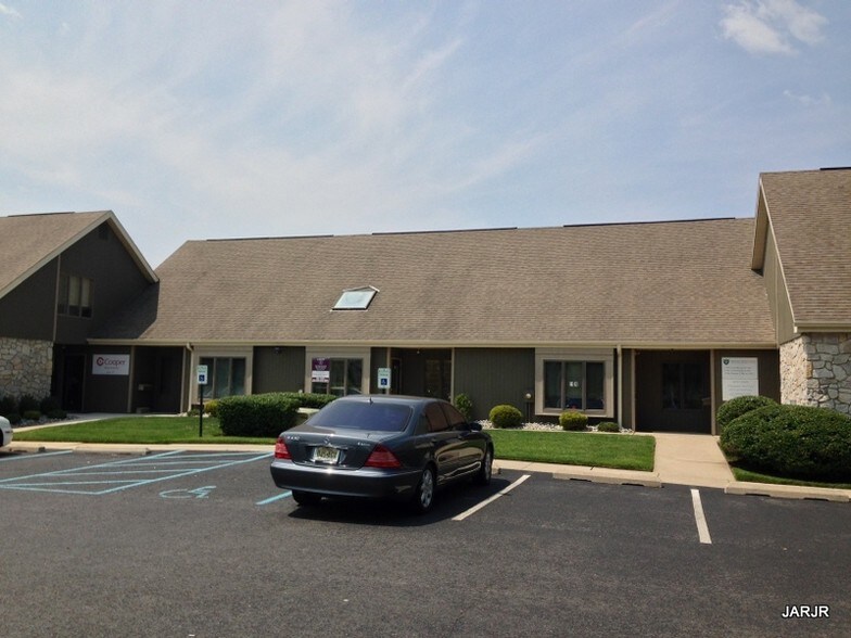 151 Fries Mill Rd, Turnersville, NJ à louer - Photo du bâtiment - Image 3 de 6