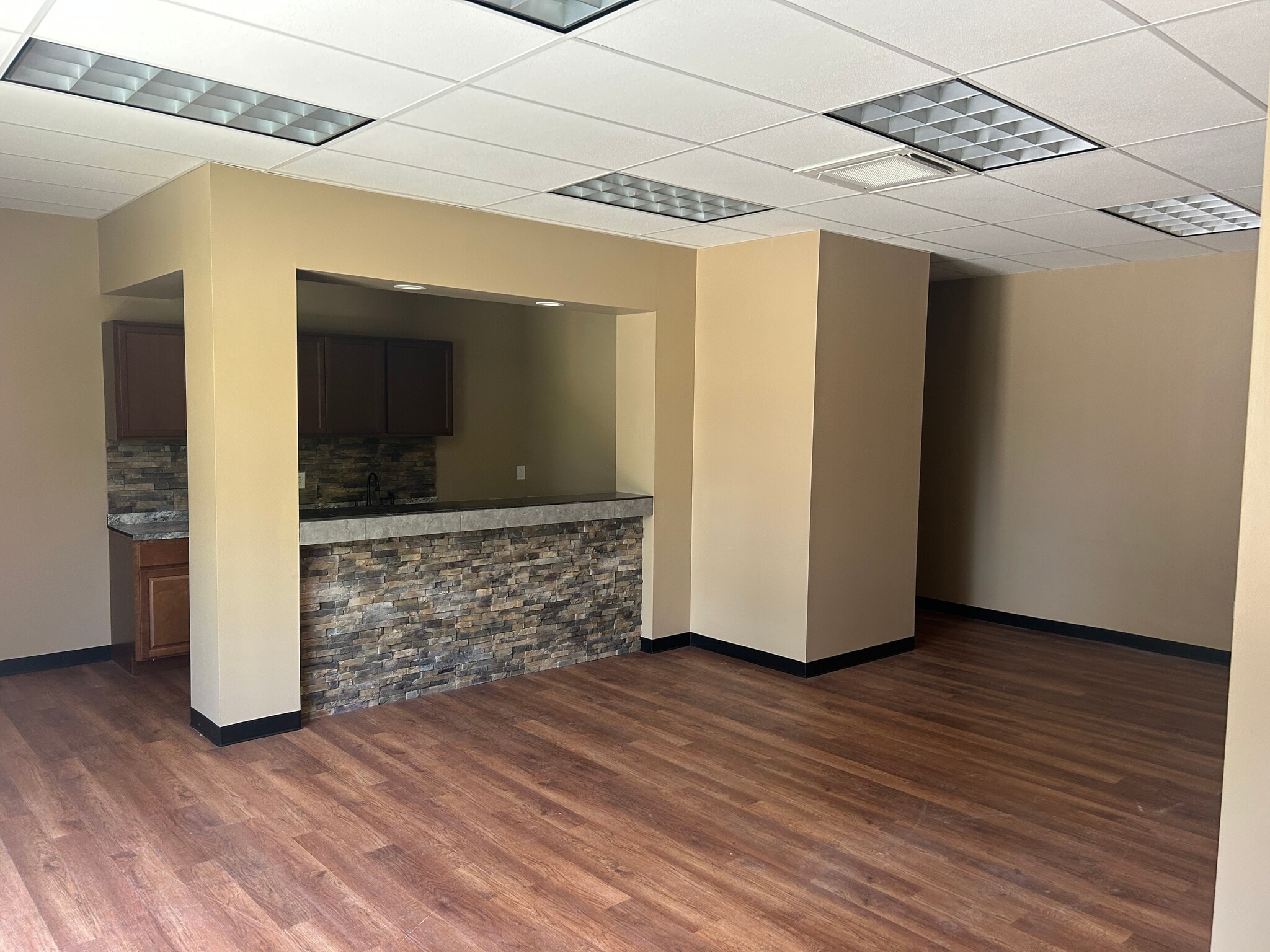 7205 S Cooper St, Arlington, TX for lease Interior Photo- Image 1 of 2