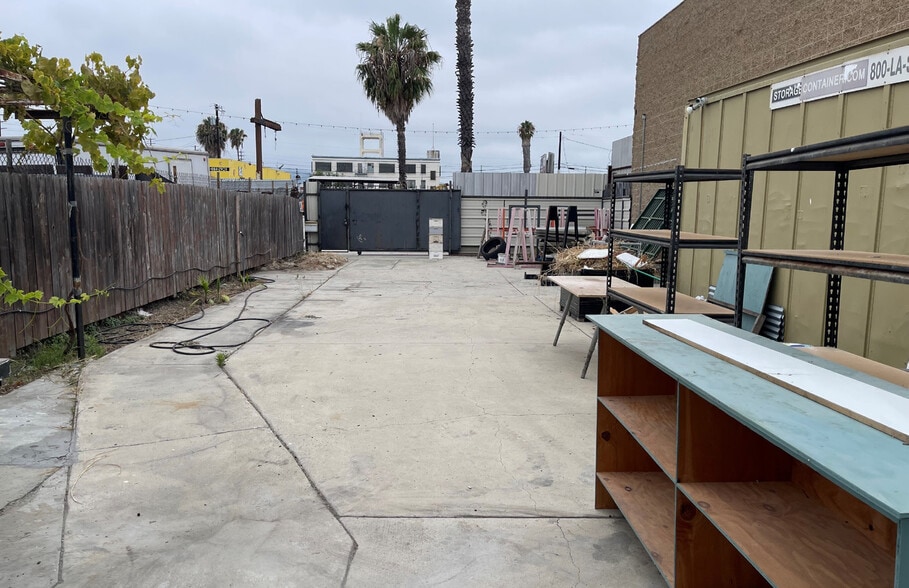 326 N Avalon Blvd, Wilmington, CA for sale - Building Photo - Image 3 of 7
