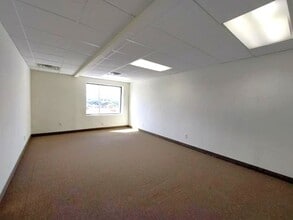 1955 University Ave W, Saint Paul, MN for lease Interior Photo- Image 1 of 2