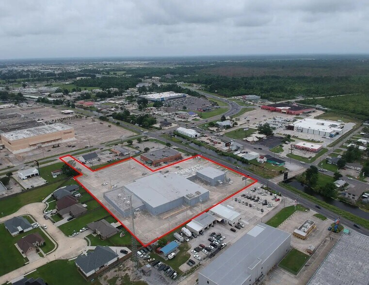 5801 W Park Ave, Houma, LA à vendre - Photo du bâtiment - Image 1 de 8