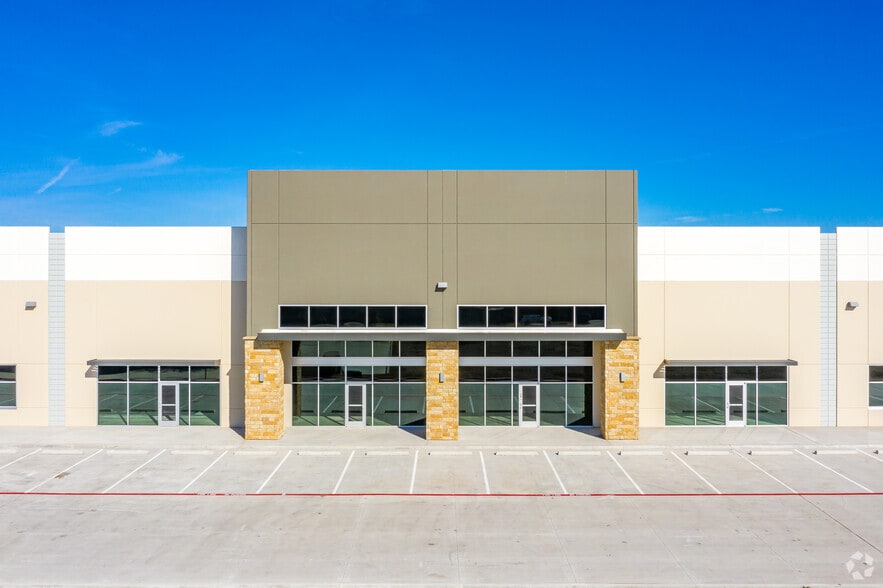 1905 Alpha Dr, Rockwall, TX for lease - Building Photo - Image 2 of 3