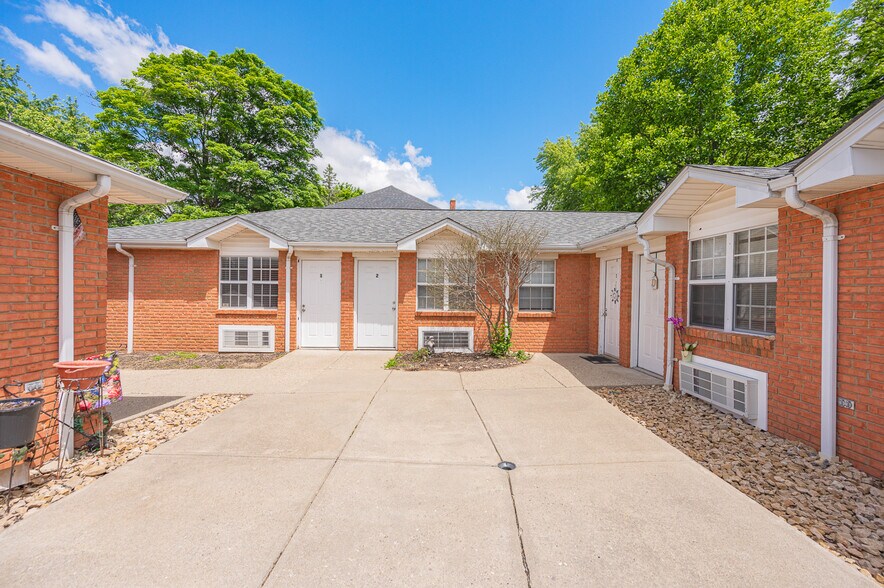 2244 Salvador St, Cincinnati, OH à vendre - Photo du bâtiment - Image 2 de 16