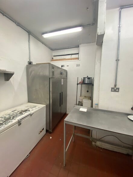 116 Salmon Ln, London for lease - Building Photo - Image 3 of 5