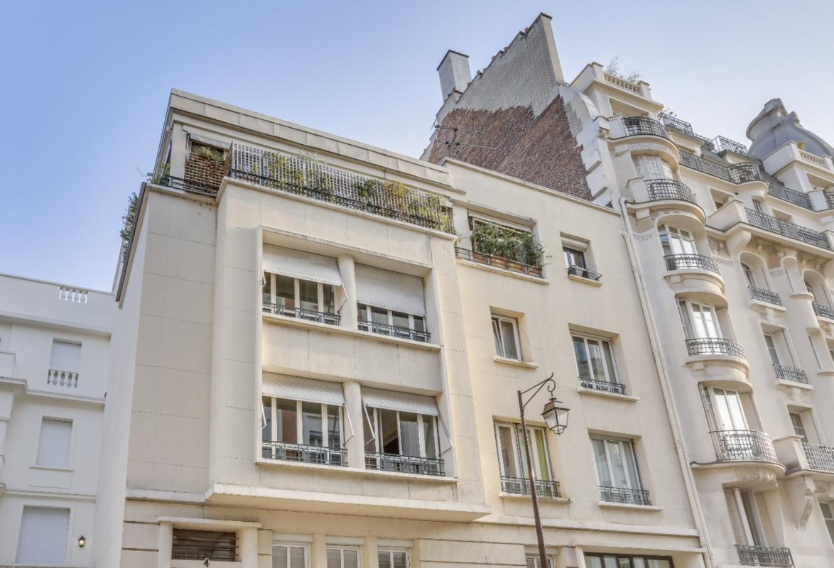 Bureau dans Neuilly-sur-Seine à vendre Photo du bâtiment- Image 1 de 12