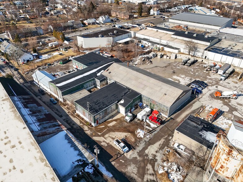 935 W 6th St, Lansdale, PA à vendre - Photo du bâtiment - Image 2 de 31