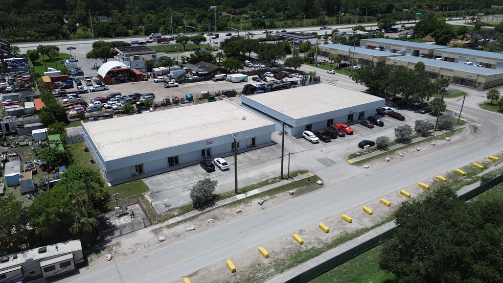 6970 Wallis Rd, West Palm Beach, FL for lease - Building Photo - Image 1 of 16