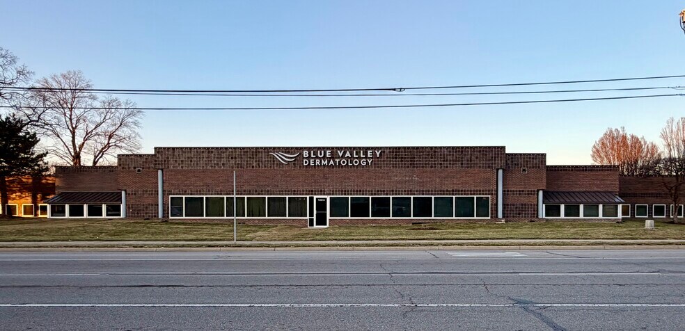 12208-12210 W 87th Street Pky, Lenexa, KS à louer - Photo du bâtiment - Image 2 de 9