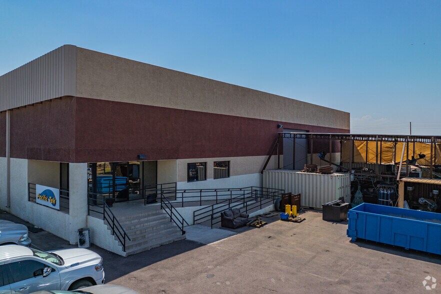 6743 W Farmer Rd, Phoenix, AZ à louer - Photo principale - Image 1 de 5