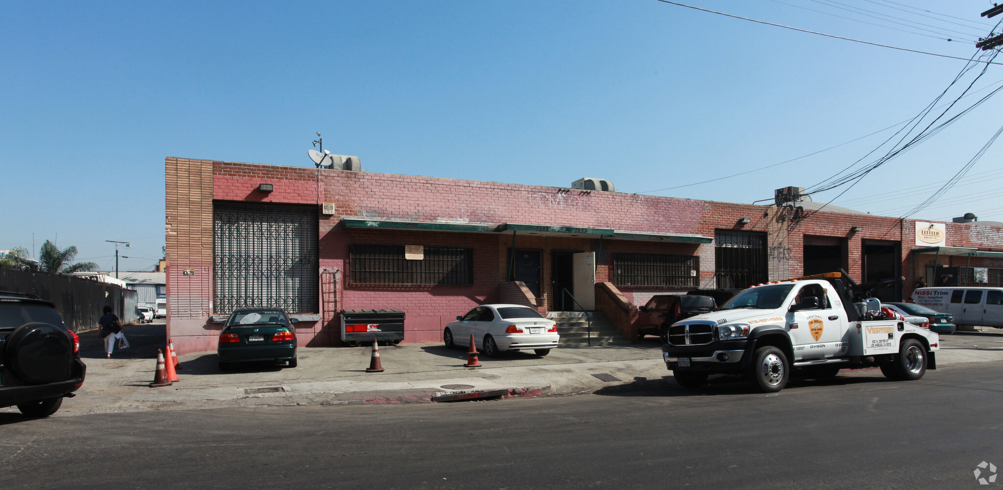 2121-2125 Bay St, Los Angeles, CA for lease Primary Photo- Image 1 of 13