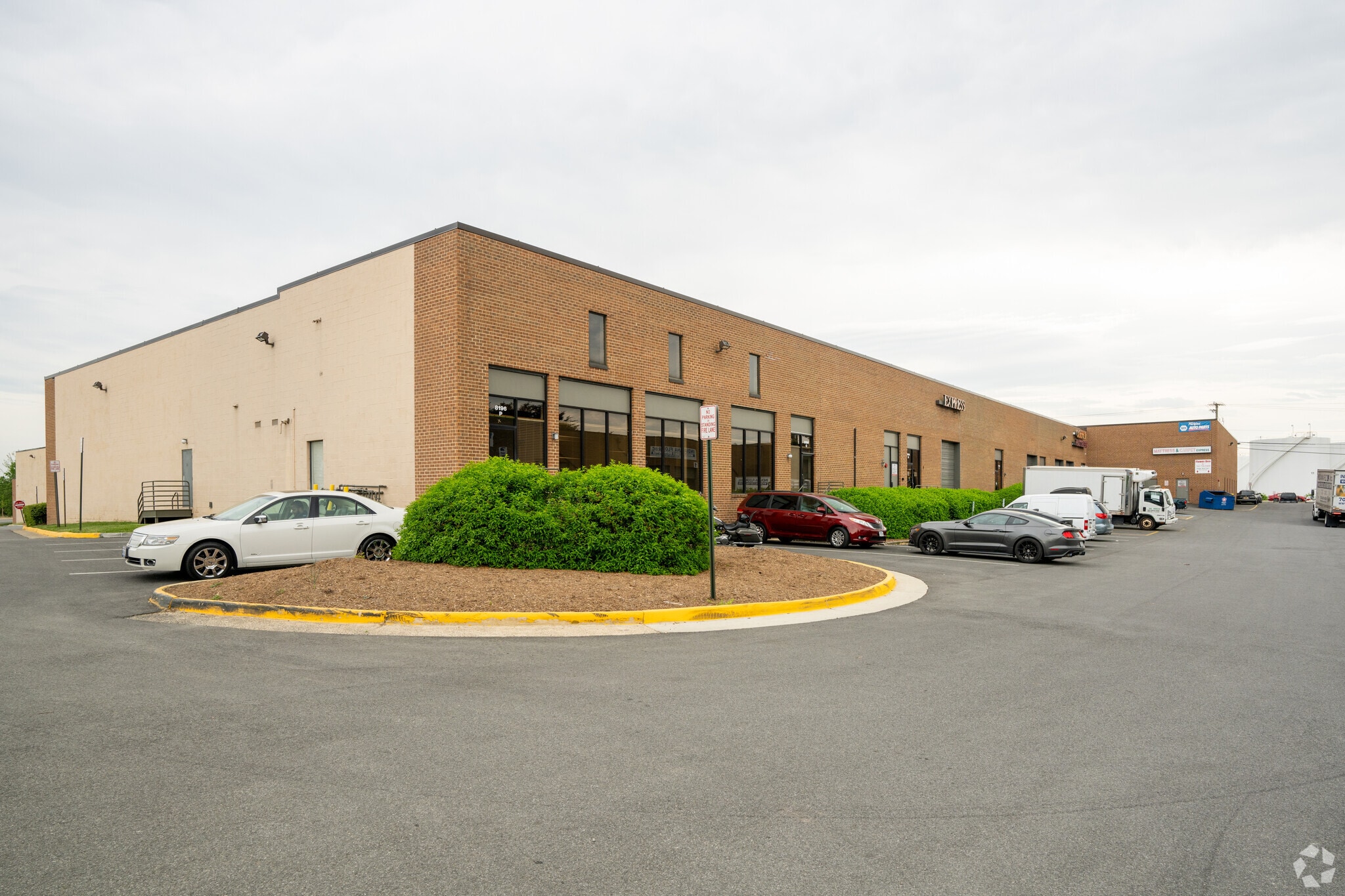 8196 Terminal Rd, Lorton, VA for lease Primary Photo- Image 1 of 22