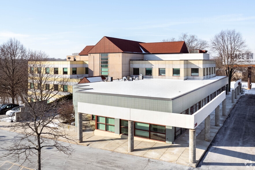 2800 Royal Ave, Madison, WI à louer - Photo du bâtiment - Image 3 de 7